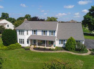 521 Wheatfield Dr, Lititz, PA 17543