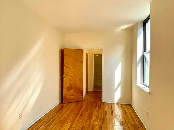 2nd image of 214 6th Ave #2DD