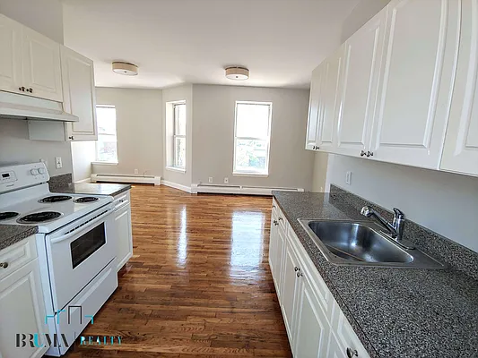 Rented by Bruma Realty LLC | media 4