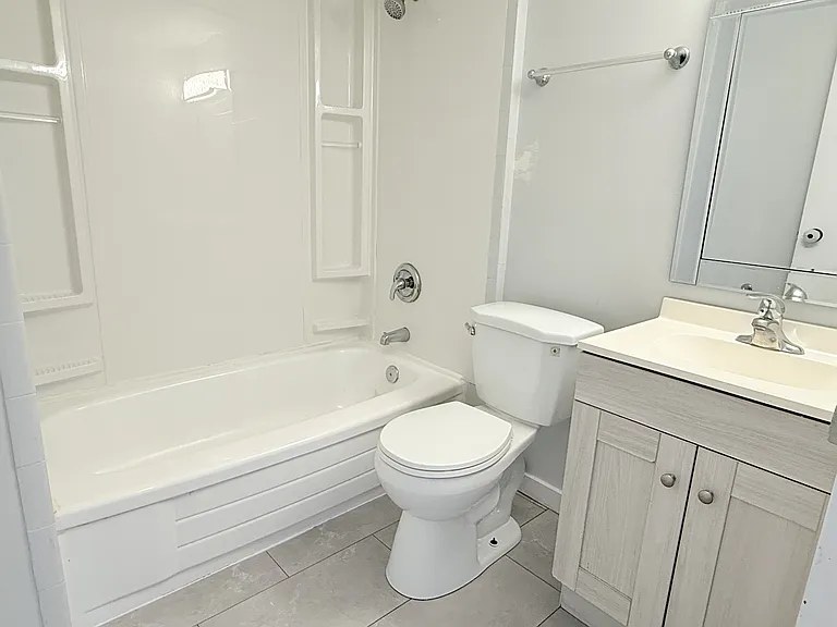 360 Tecumseh Rd W #307 — Photo 11