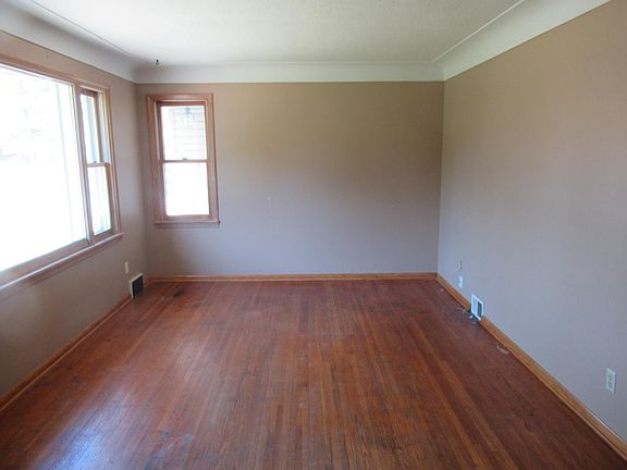 4th image of 5601 Aldrich Ave N