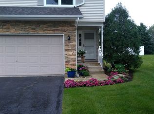 1106 Rose Dr, Sycamore, IL 60178