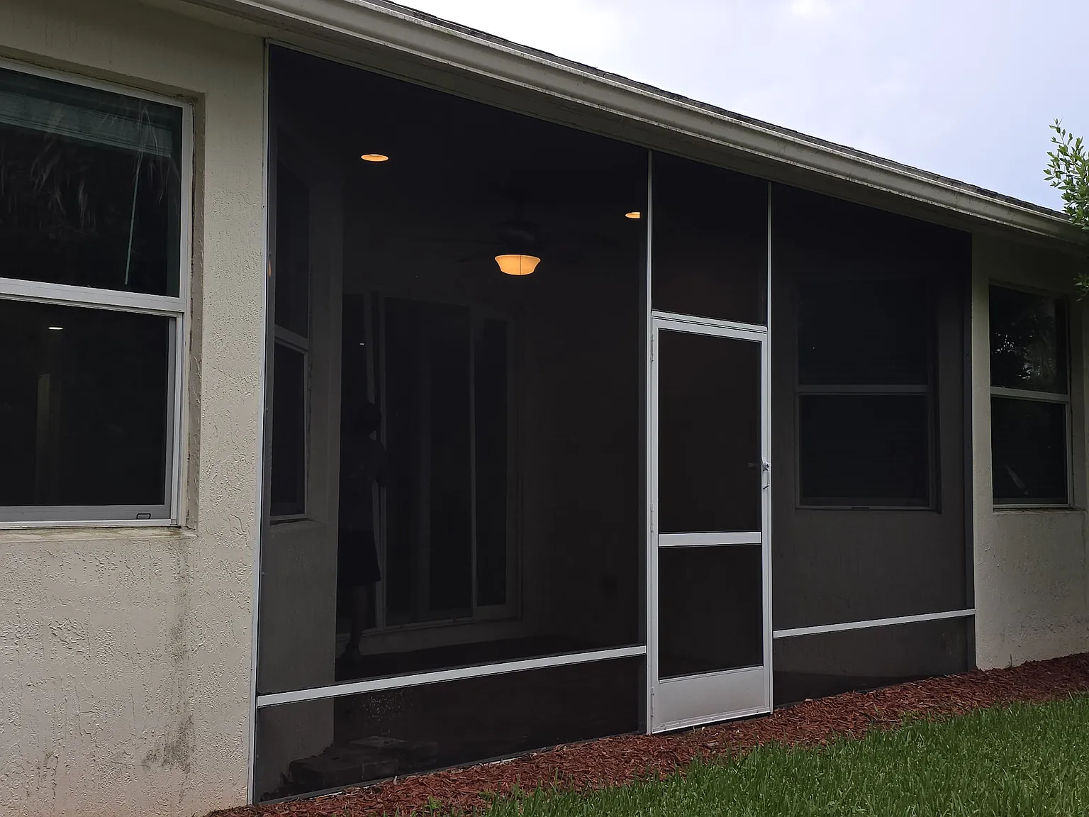 2 bed, 1850 sqft, $2,300 — Photo 4
