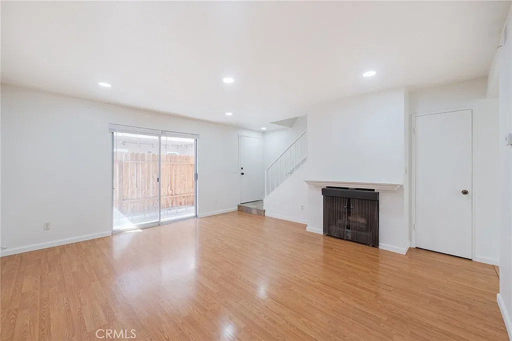 2 bed, 1.5 bath, 1200 sqft, $3,895 — Photo 4