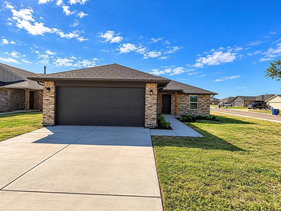 1617 Highland Loop
