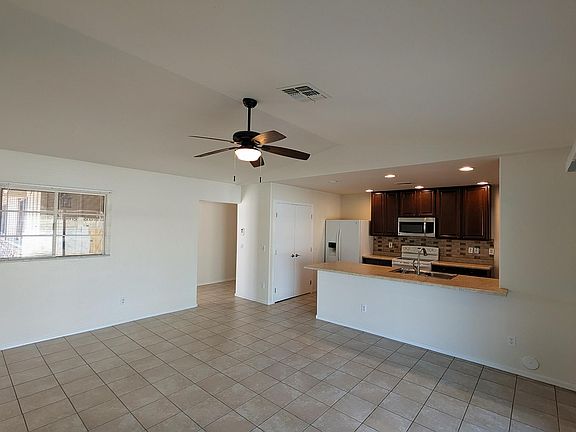 4th image of 2122 W KEIM Drive