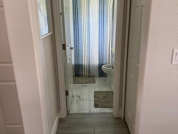 4th image of 4995 Mercer St