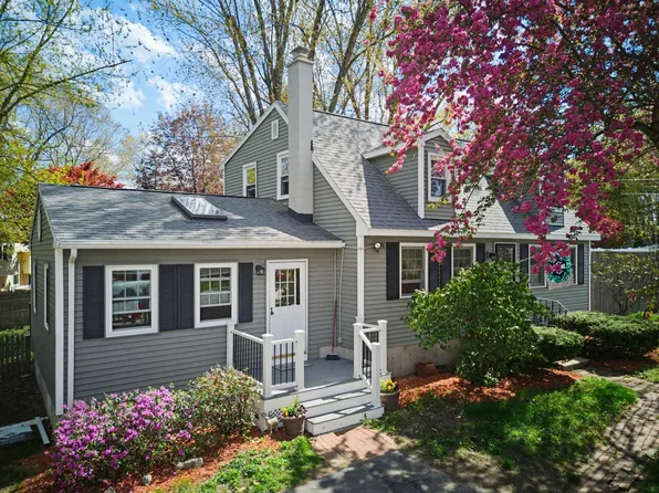 11 Custom Street, Nashua, NH 03062