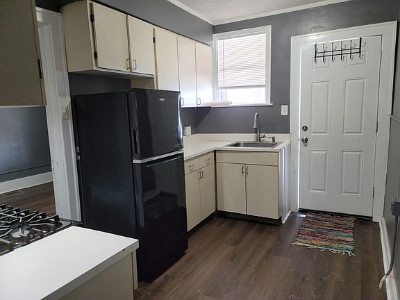 5th image of 22641 Van Dyke Ave