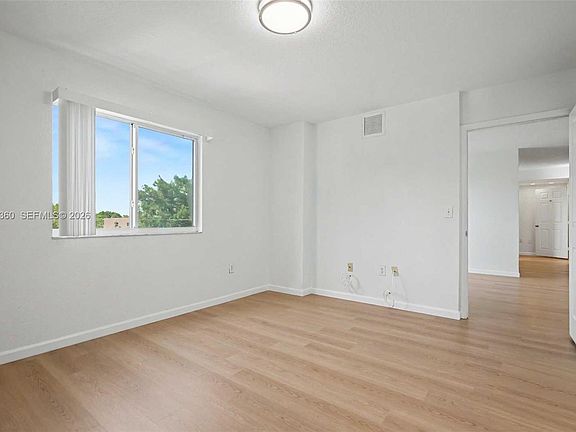 3rd image of 816 NW 11th St APT 402