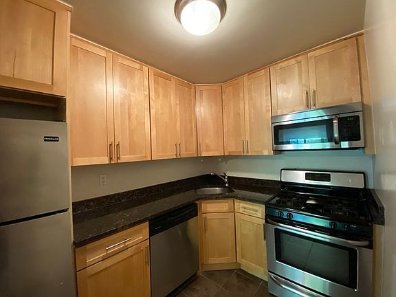 4th image of 48 W 68th St APT 4A