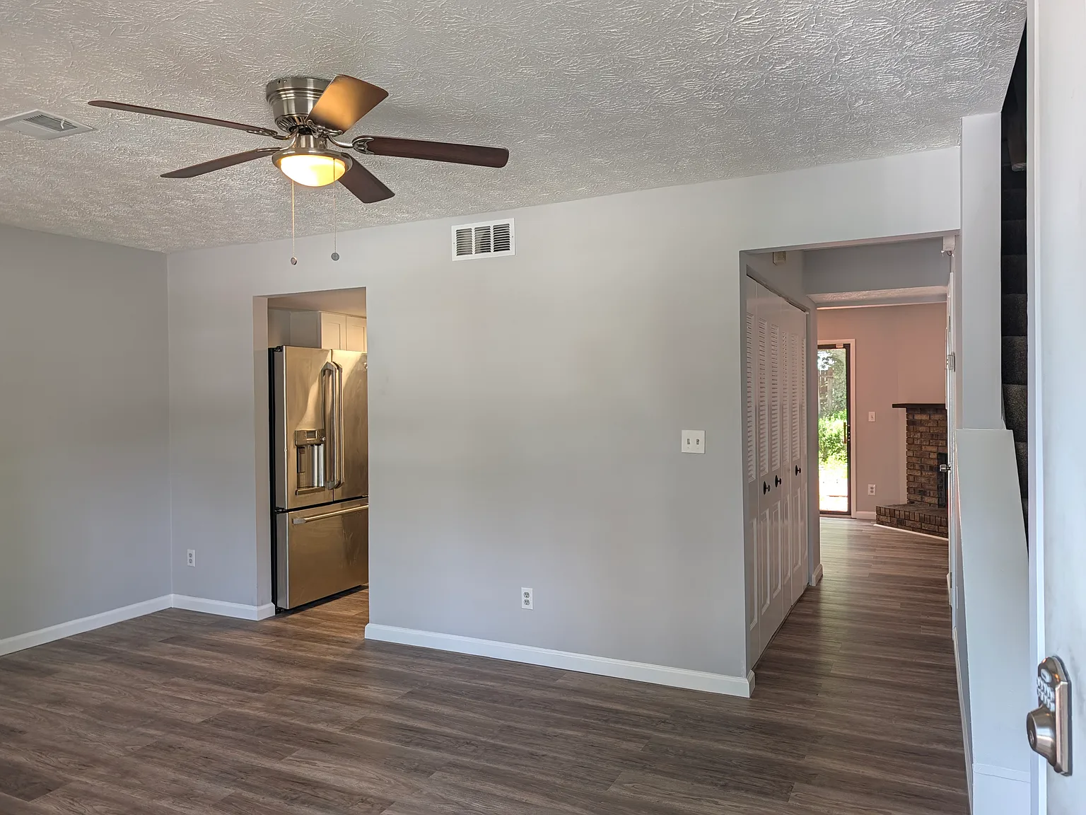 2 bed, 2.5 bath, 1240 sqft, $1,800 — Photo 3