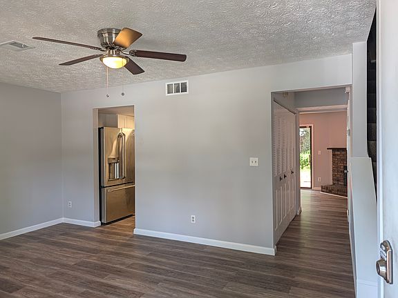3rd image of 6463 Meadow Rue Dr