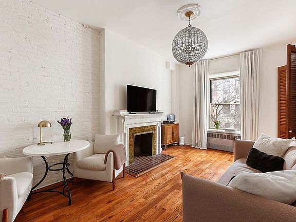 2nd image of 145 W 80th St APT 3F