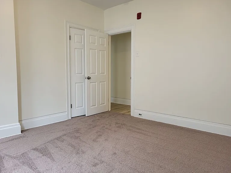 225 Park Avenue — Photo 8