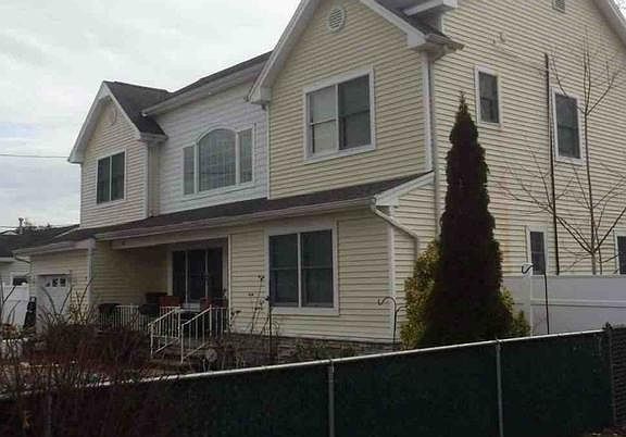 2nd image of 115 Oakwood Pl