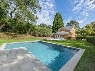 111 N Main St, Southampton, NY 11968