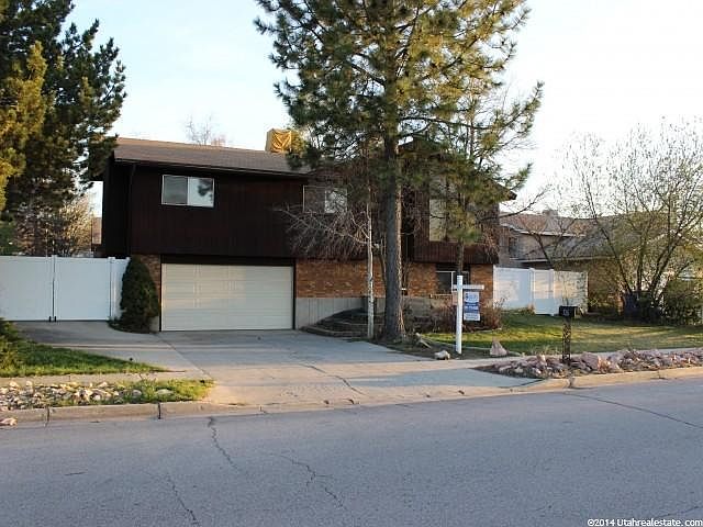 1st image of 526 E Larchwood Dr