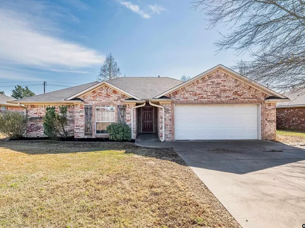 19541 Running West Dr, Flint, TX 75762