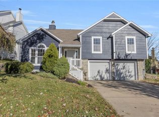 9304 W 124th Ter, Overland Park, KS 66213