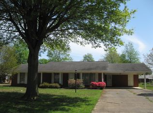 2107 McCracken St, Stuttgart, AR 72160