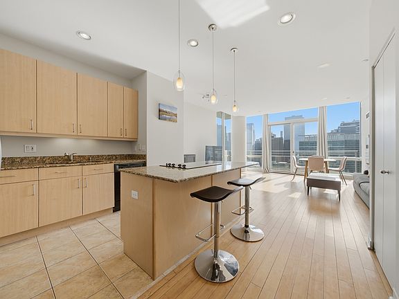 5th image of 737 W Washington Blvd APT 3406