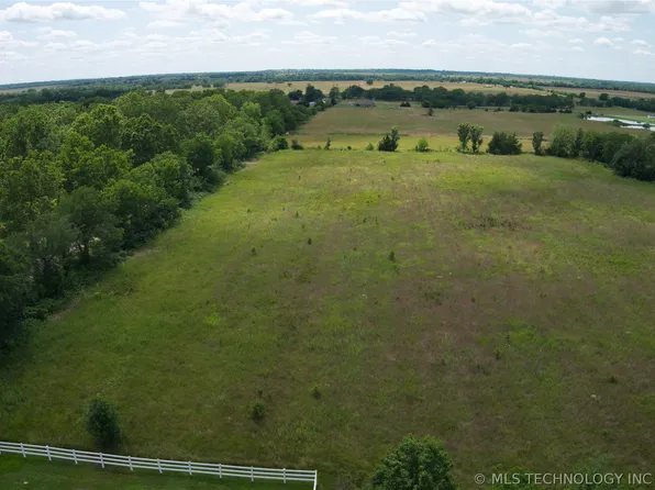 1140 S Pecan St, Nowata, OK 74048