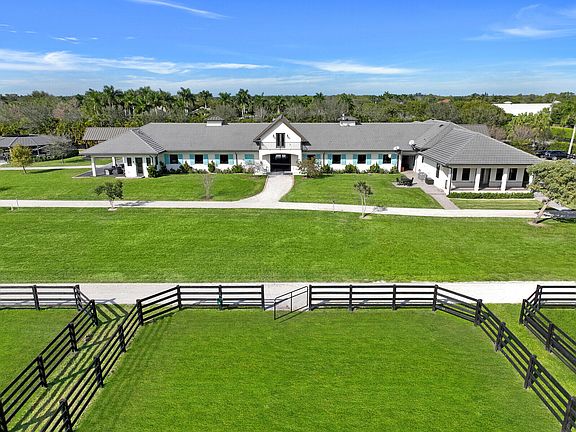 3rd image of 4915 Stables Way