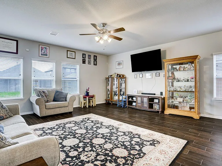5414 Rustic Ruby Dr — Photo 2