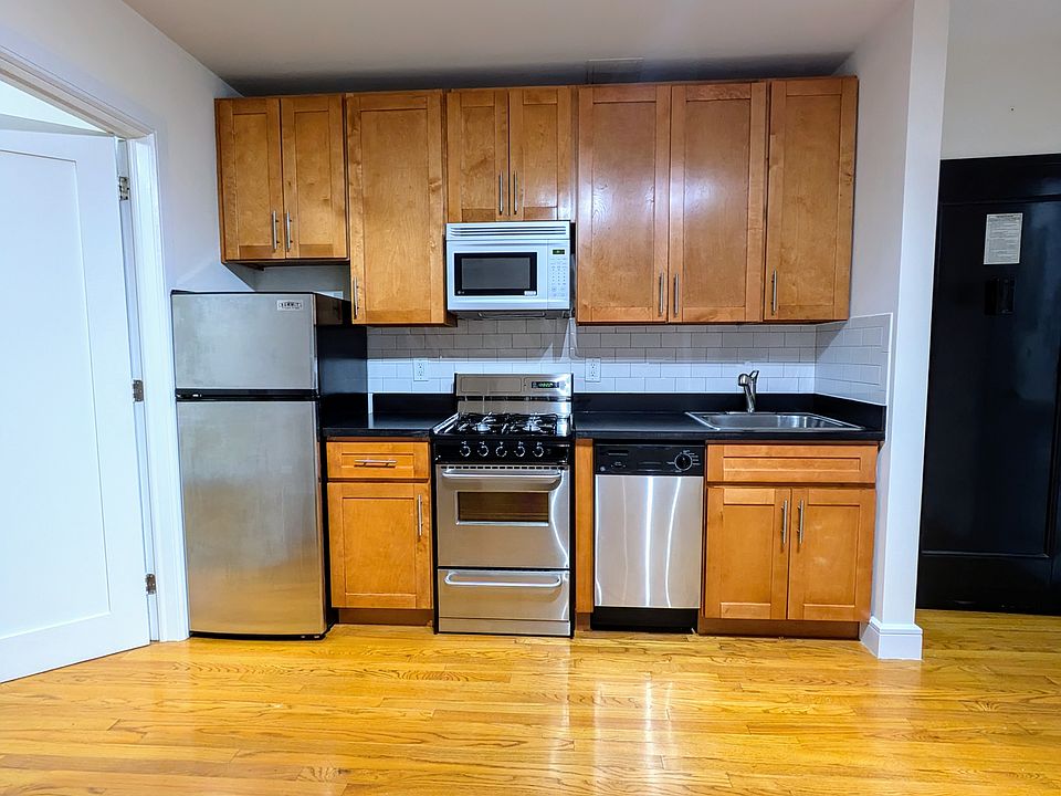 1st image of 230 E 80th St APT 4C