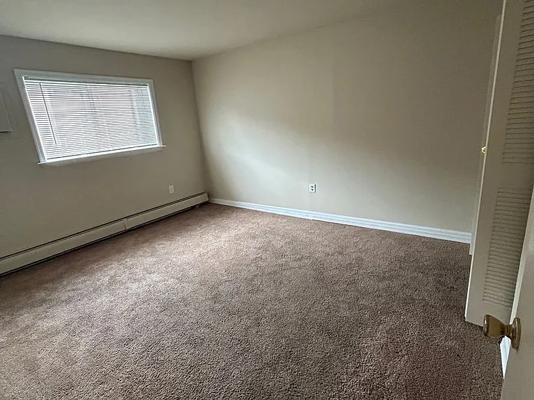 HOLLY GARDEN APARTMENTS — Photo 14