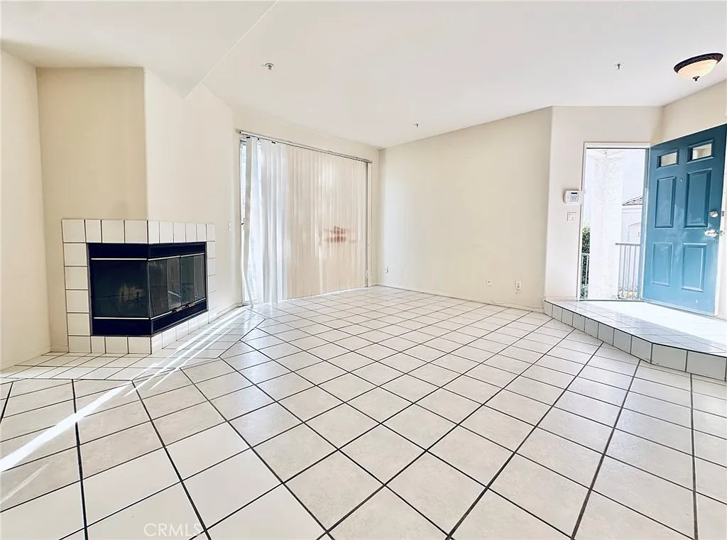 2 bed, 2.5 bath, 1125 sqft, $2,850 — Photo 3