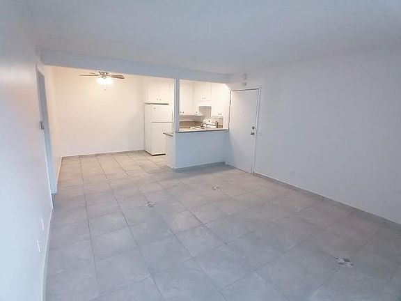 4th image of 303 S Avenue 57 APT 23