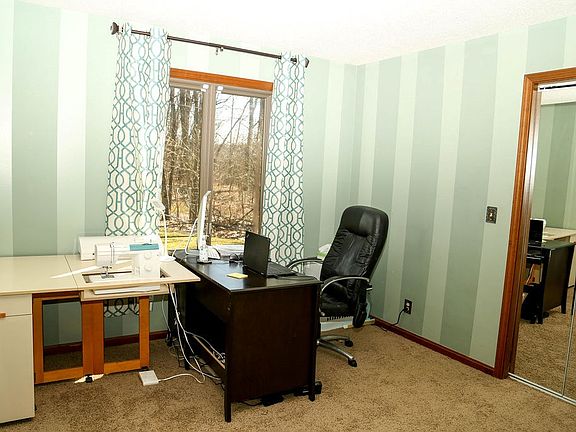 5th image of 2130 Greenbriar Dr