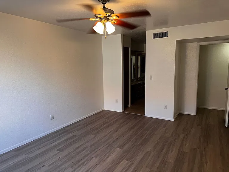 700 E Mesquite Cir #Q220 — Photo 7