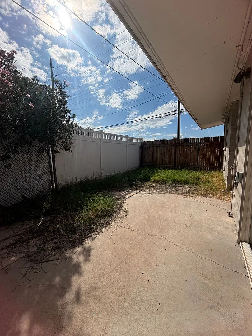 Welcome to The Lowe - Fully Renovated Apartment Homes! — Photo 4