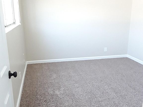 5th image of 210 W Tujunga Ave