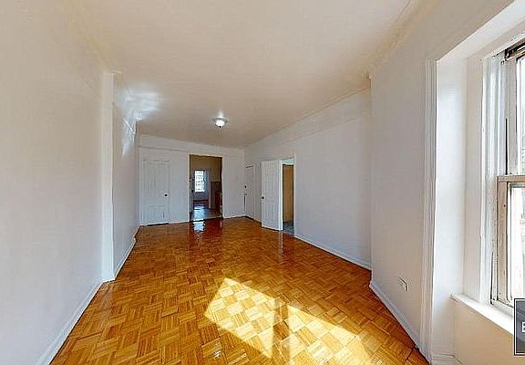 2nd image of 427 Putnam Ave APT 2