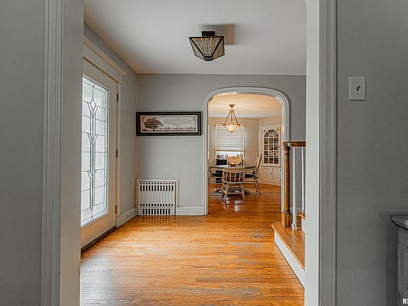 5th image of 522 N Elm St
