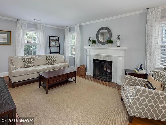 3rd image of 3734 N Pershing Dr