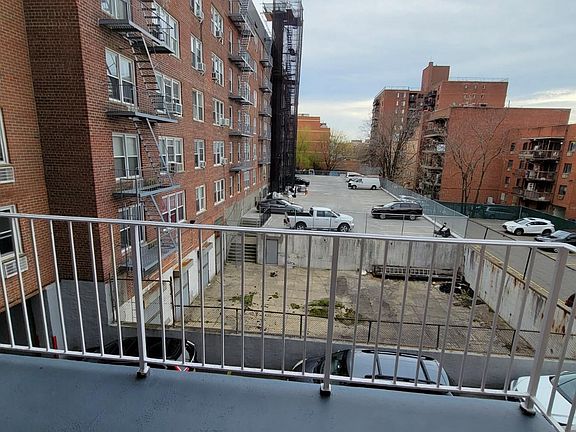 5th image of 13981 35th Ave #P3