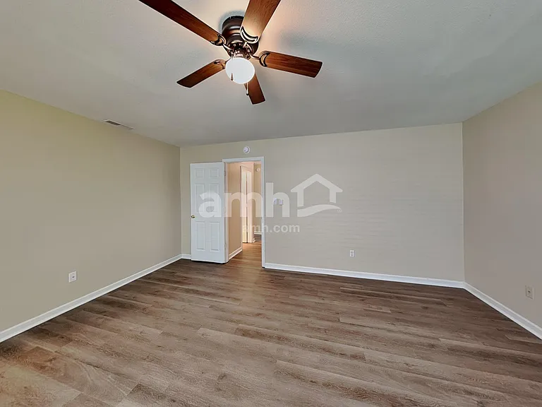 322 Brookview Dr — Photo 8