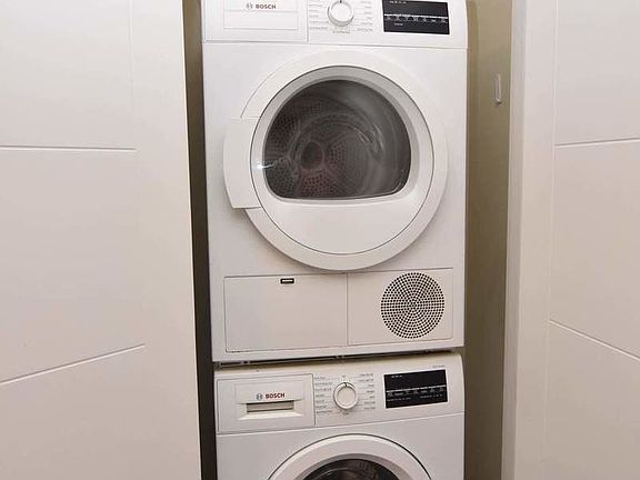 3rd image of 9 E 124th St APT 1