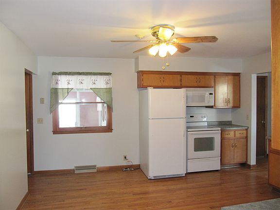 2nd image of 208 W Grant St