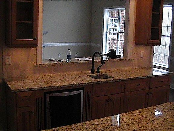 5th image of 2113 Wythe Dr