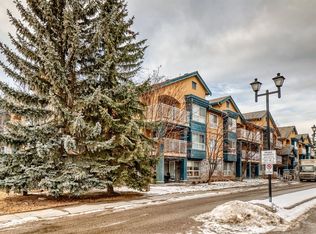 25 W Richard Pl SW #318, Calgary, AB T3E7N1