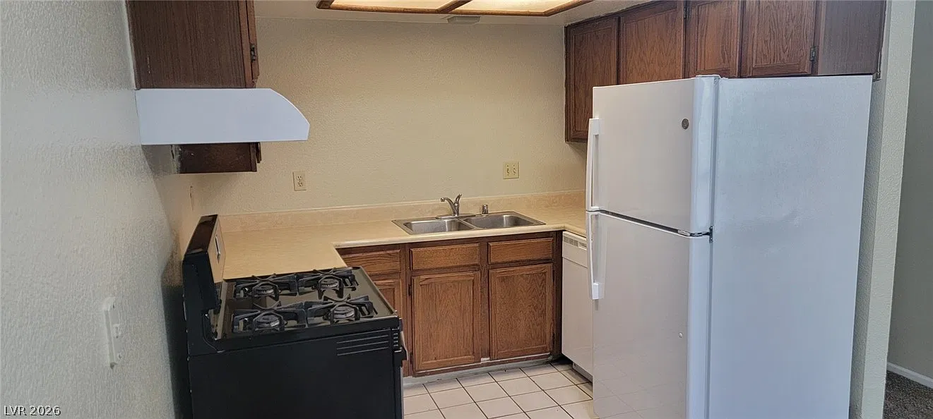 2 bed, 2.0 bath, 994 sqft, $1,350 — Photo 4