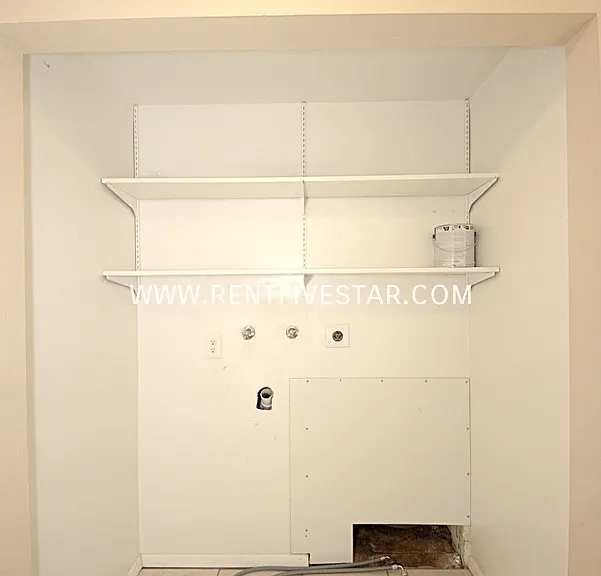 385 Packard Ave — Photo 10