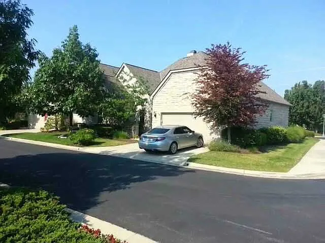 9958 Banbury Ct photo 1