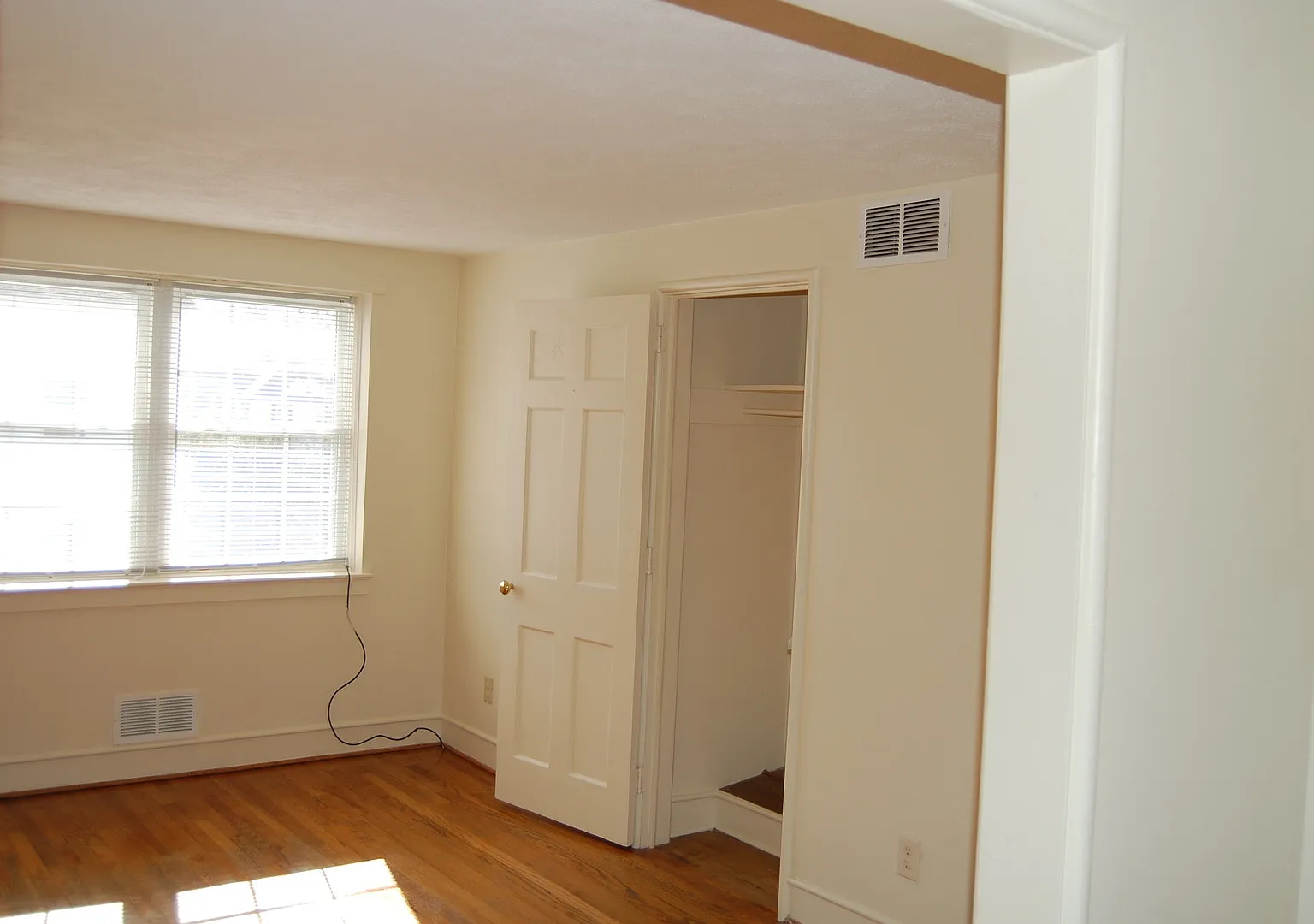 444 Cherry Avenue — Photo 2